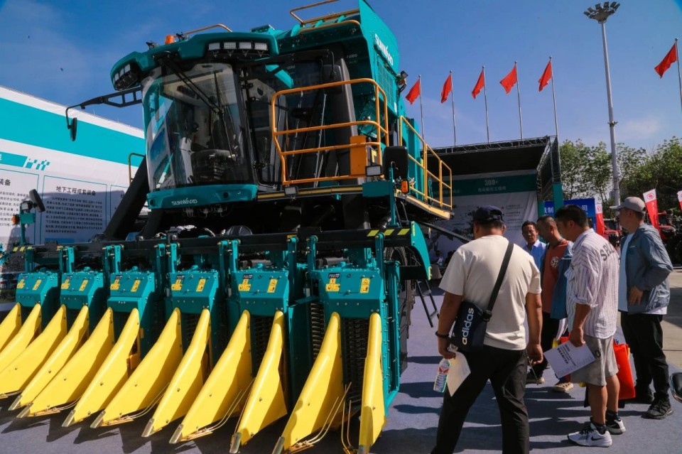 米兰网址智能亮相2025新疆国际农业机械博览会