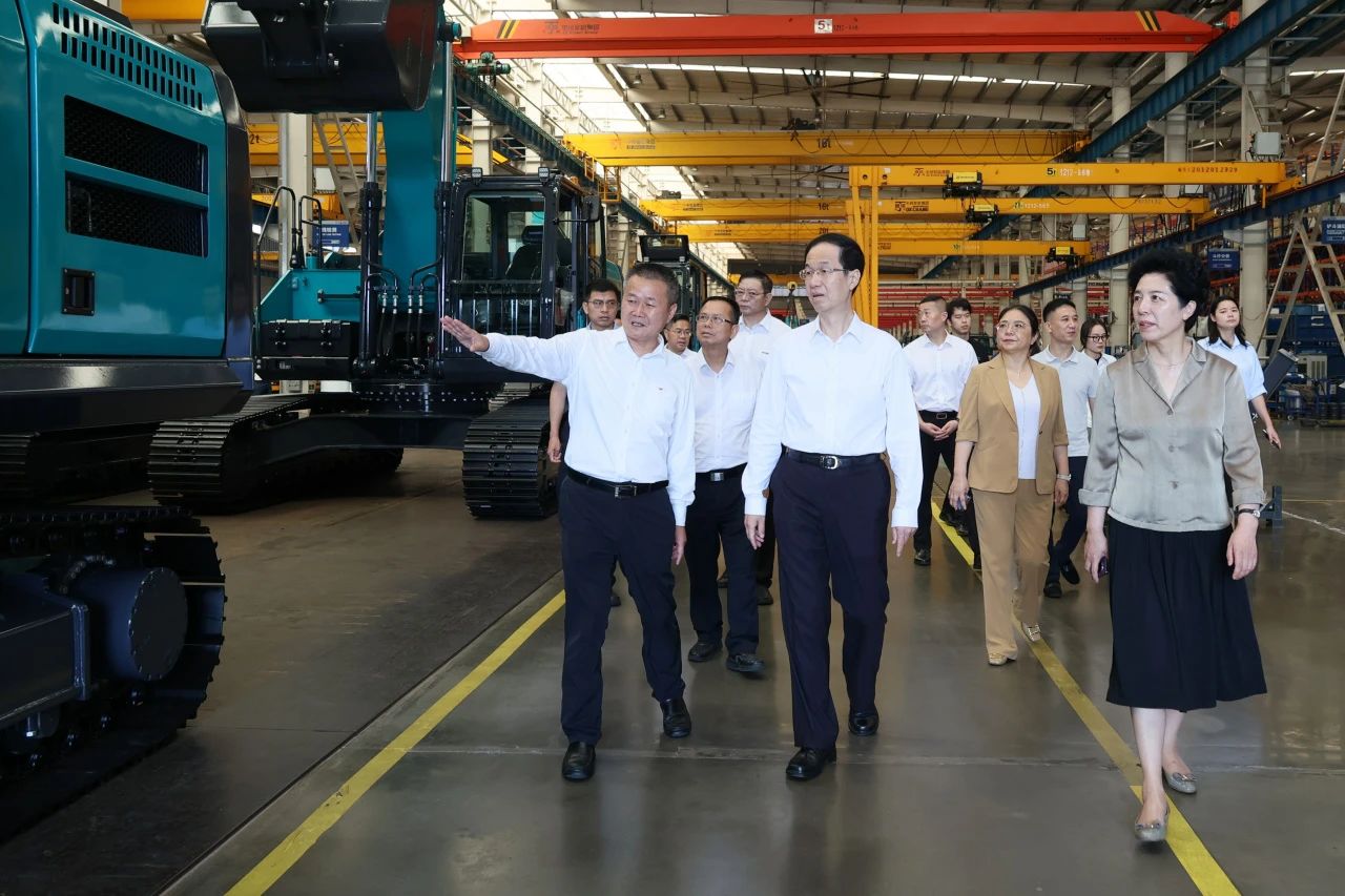 吉林省人大常委会党组书记、副主任高广滨调研米兰网址智能