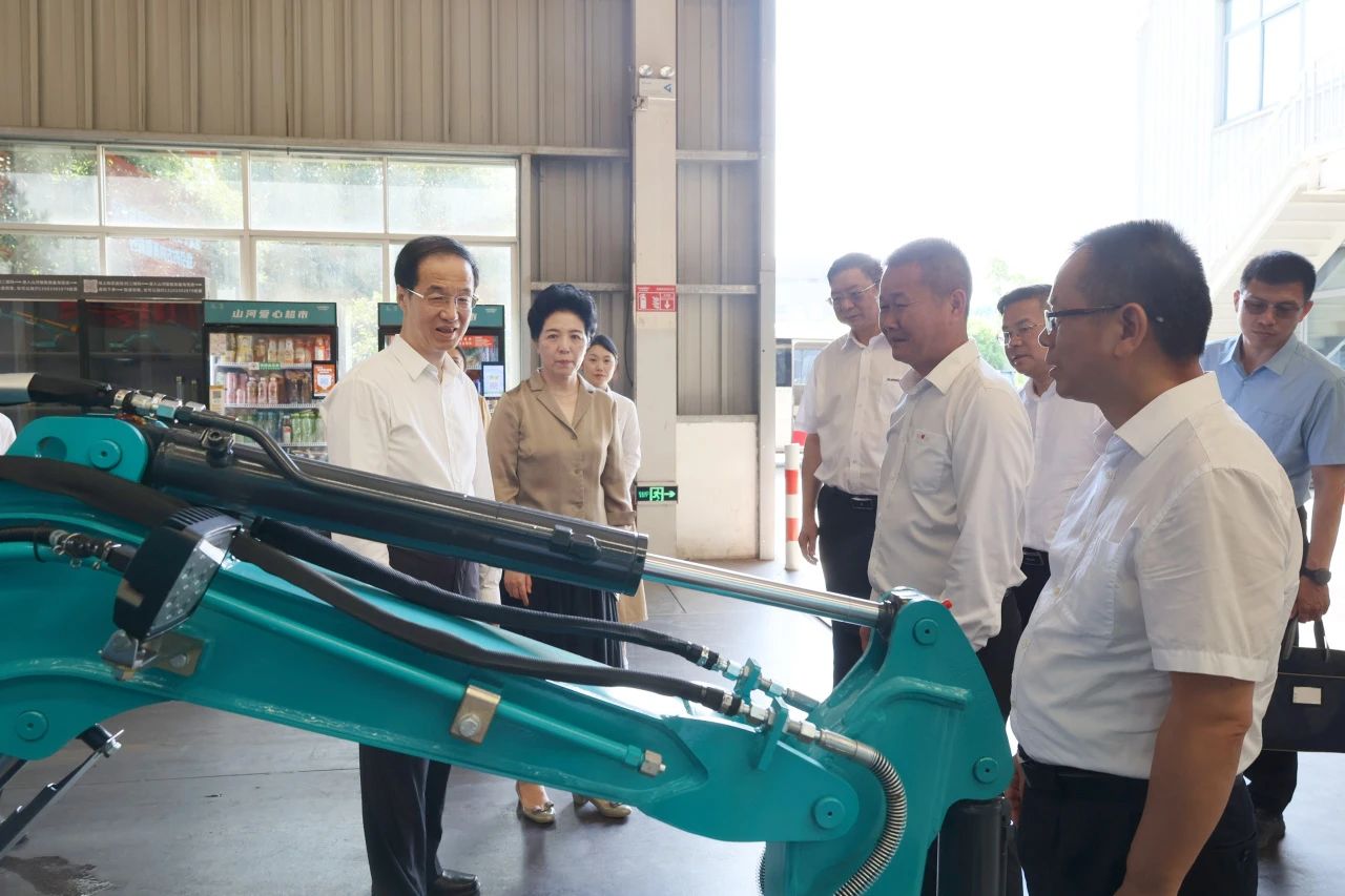 吉林省人大常委会党组书记、副主任高广滨调研米兰网址智能