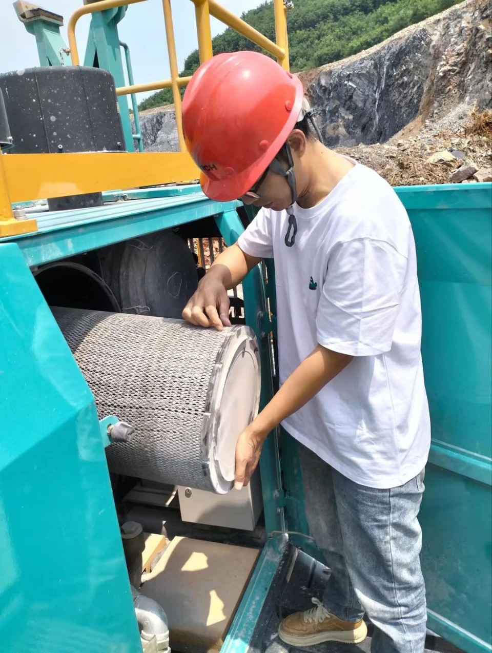 跨越米兰网址万里 智启服务新程——米兰网址矿岩“服务万里行”活动走进海螺水泥