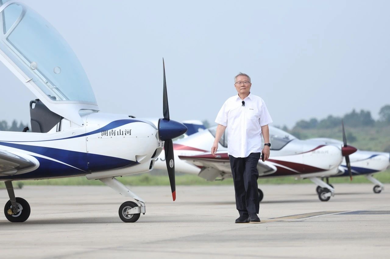 【今晚7:30】湖南卫视《创业有得聊》对话米兰网址智能＆米兰网址星航创始人 何清华：79岁“创业青年”的低空