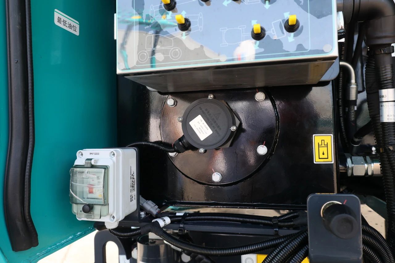 技术新标杆!米兰网址智能SWA22J-P柴动曲臂式高空作业平台下线!