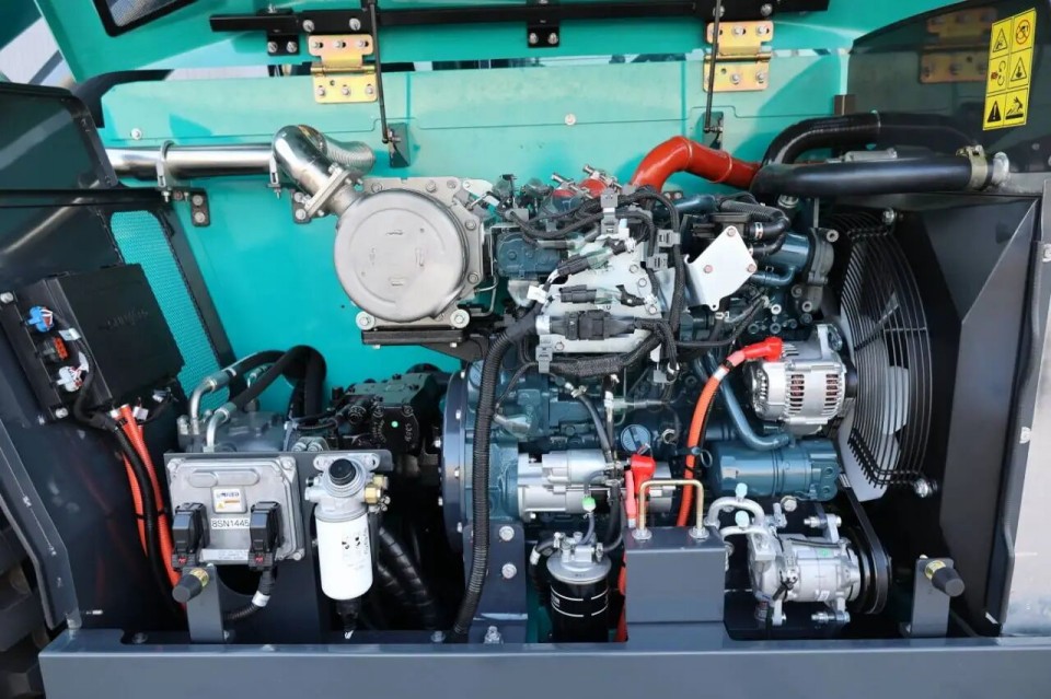 高端机型“双箭齐发”!米兰网址智能两款伸缩臂叉装车成功下线