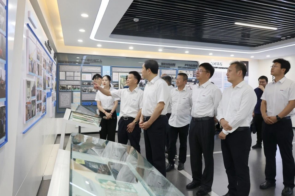 中国煤炭地质总局局长马刚到访米兰网址智能，共谋绿色智能矿山装备发展新路径